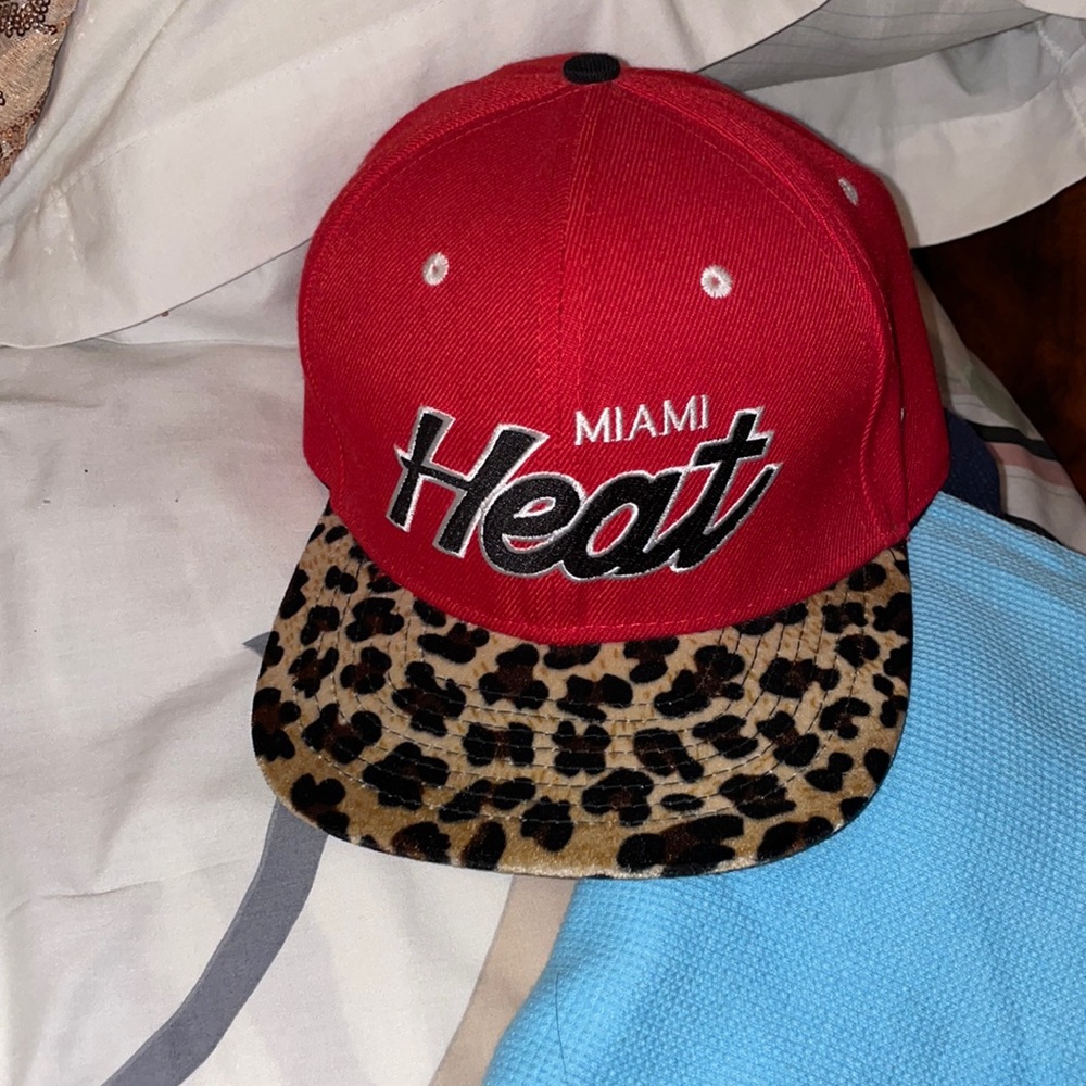 Miami heat SnapBack velvet leopard Rare Mitchell and ness